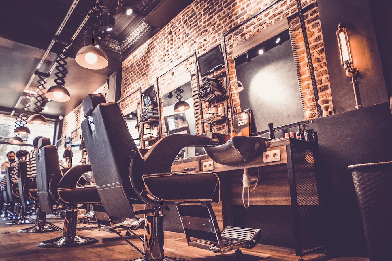 Menzo Barber men grooming services